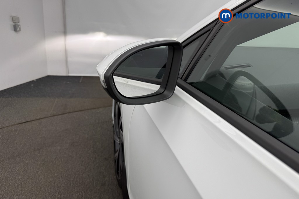 Volkswagen Golf R-Line Automatic Petrol Hatchback - Stock Number (1556653) - 28th supplementary image