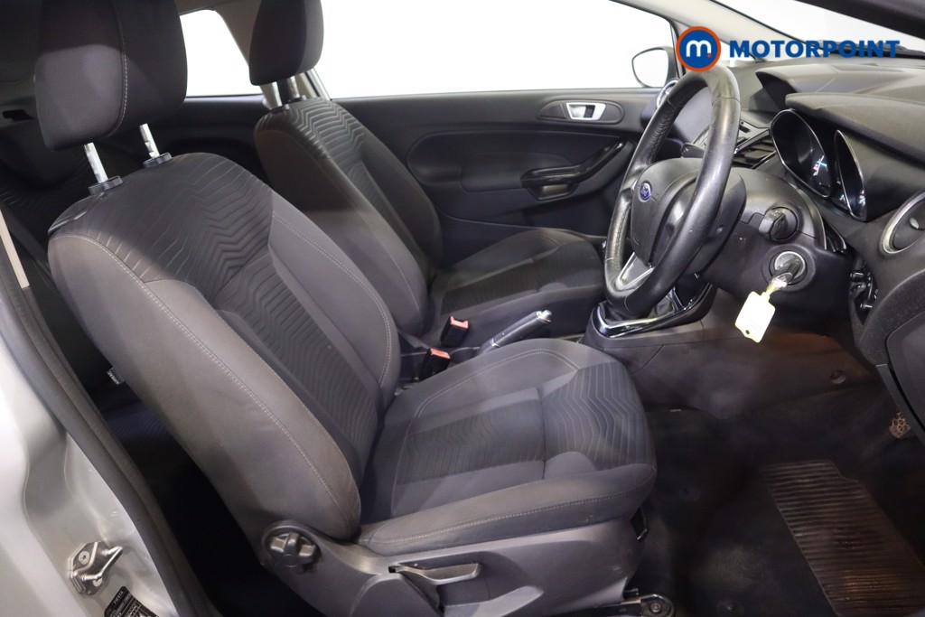 Ford Fiesta Zetec Manual Petrol Hatchback - Stock Number (1558418) - 6th supplementary image