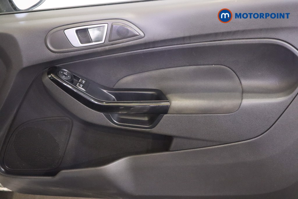Ford Fiesta Zetec Manual Petrol Hatchback - Stock Number (1558418) - 13th supplementary image
