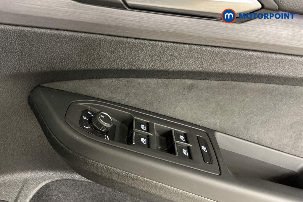 Volkswagen Golf Style Automatic Petrol Plug-In Hybrid Hatchback - Stock Number (1560250) - 10th supplementary image
