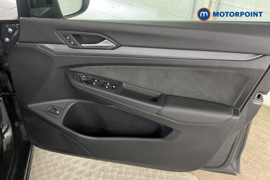 Volkswagen Golf Style Automatic Petrol Plug-In Hybrid Hatchback - Stock Number (1560250) - 11th supplementary image
