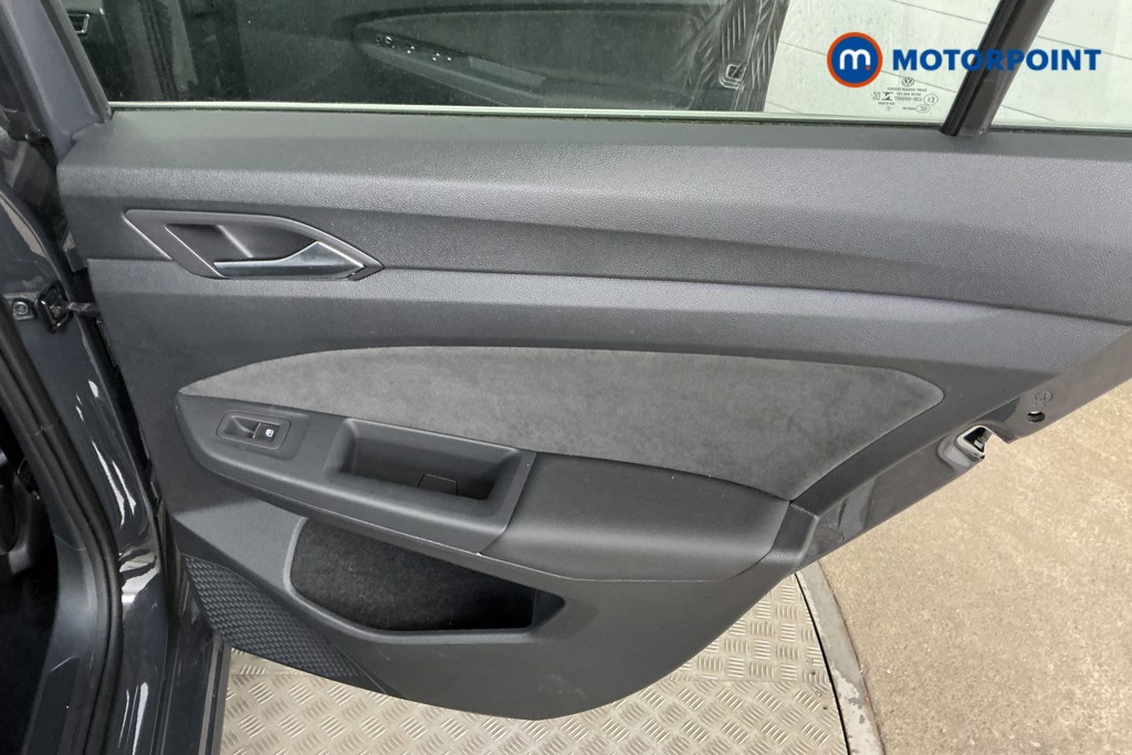 Volkswagen Golf Style Automatic Petrol Plug-In Hybrid Hatchback - Stock Number (1560250) - 12th supplementary image
