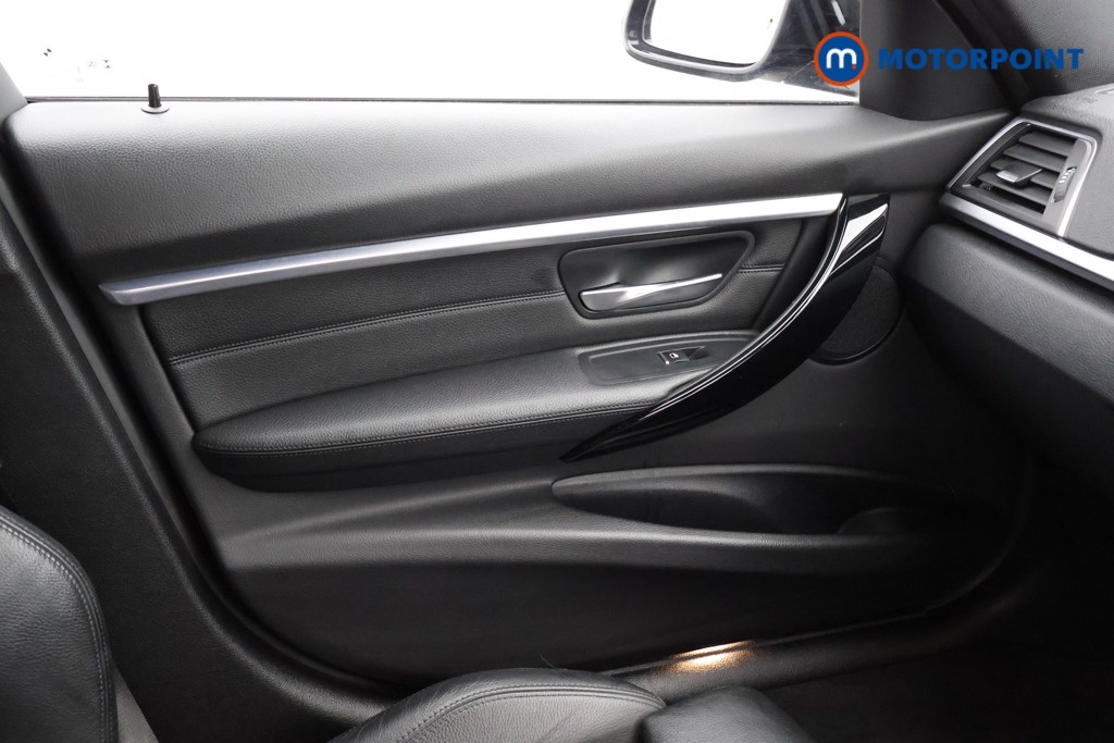 BMW 3 Series M Sport Manual Diesel Saloon - Stock Number (1563244) - 8th supplementary image