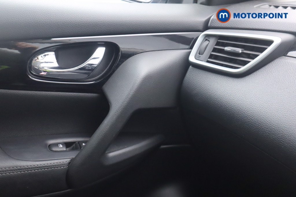 Nissan Qashqai Acenta Premium Manual Petrol SUV - Stock Number (1563716) - 7th supplementary image