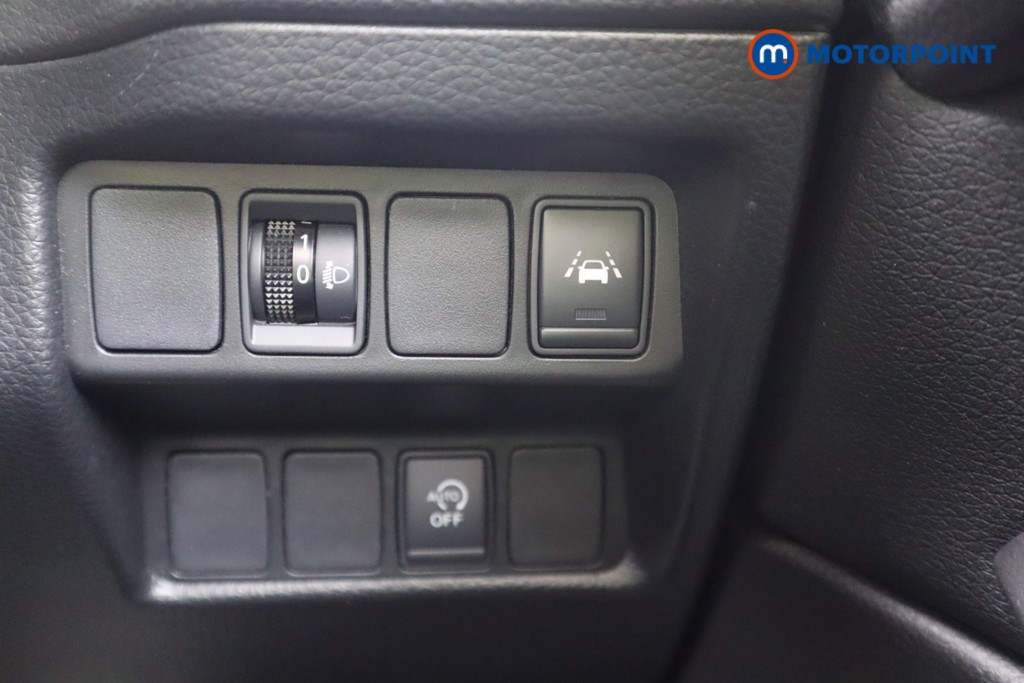 Nissan Qashqai Acenta Premium Manual Petrol SUV - Stock Number (1563716) - 9th supplementary image