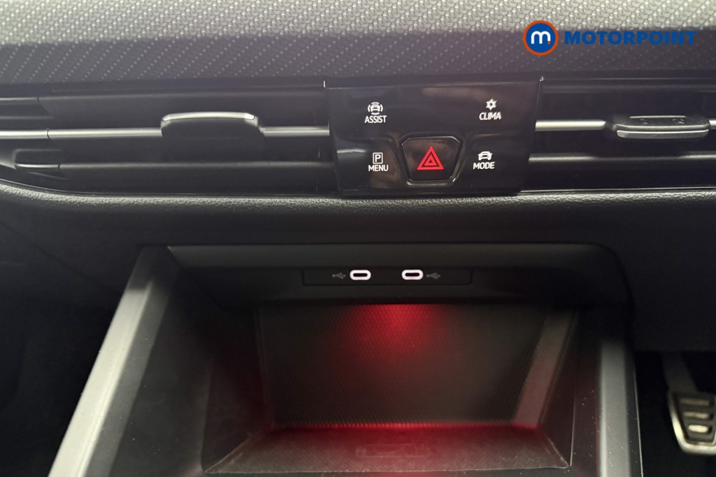 Volkswagen Golf R-Line Manual Petrol Hatchback - Stock Number (1564071) - 11th supplementary image