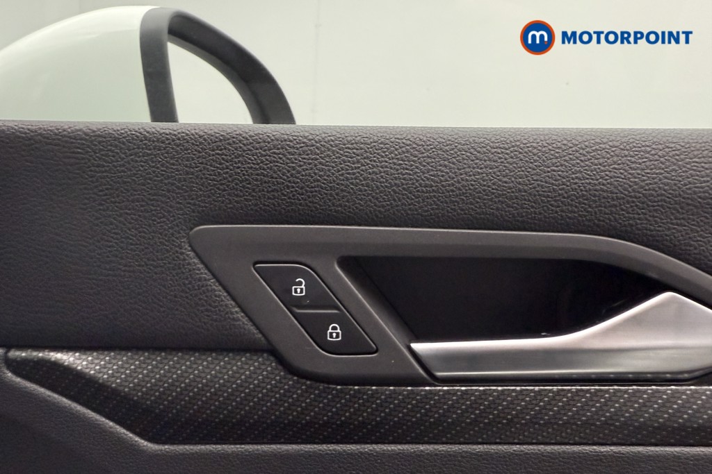 Volkswagen Golf R-Line Manual Petrol Hatchback - Stock Number (1564071) - 15th supplementary image