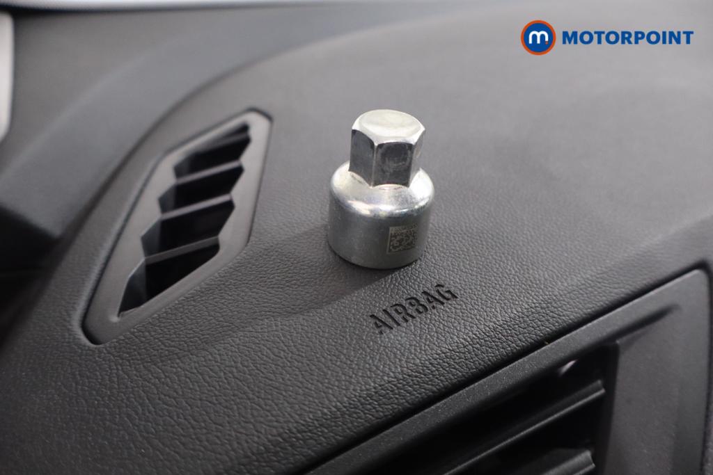 BMW 2 Series Sport Manual Petrol Saloon - Stock Number (1564654) - 16th supplementary image