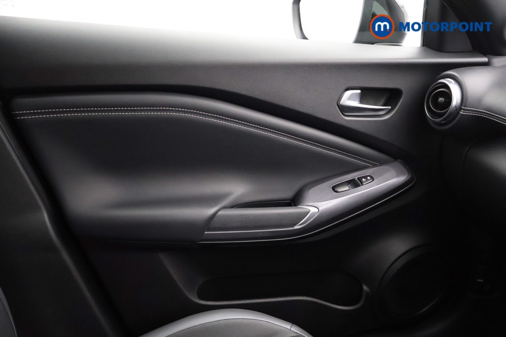 Nissan Juke N-Connecta Automatic Petrol SUV - Stock Number (1564951) - 7th supplementary image