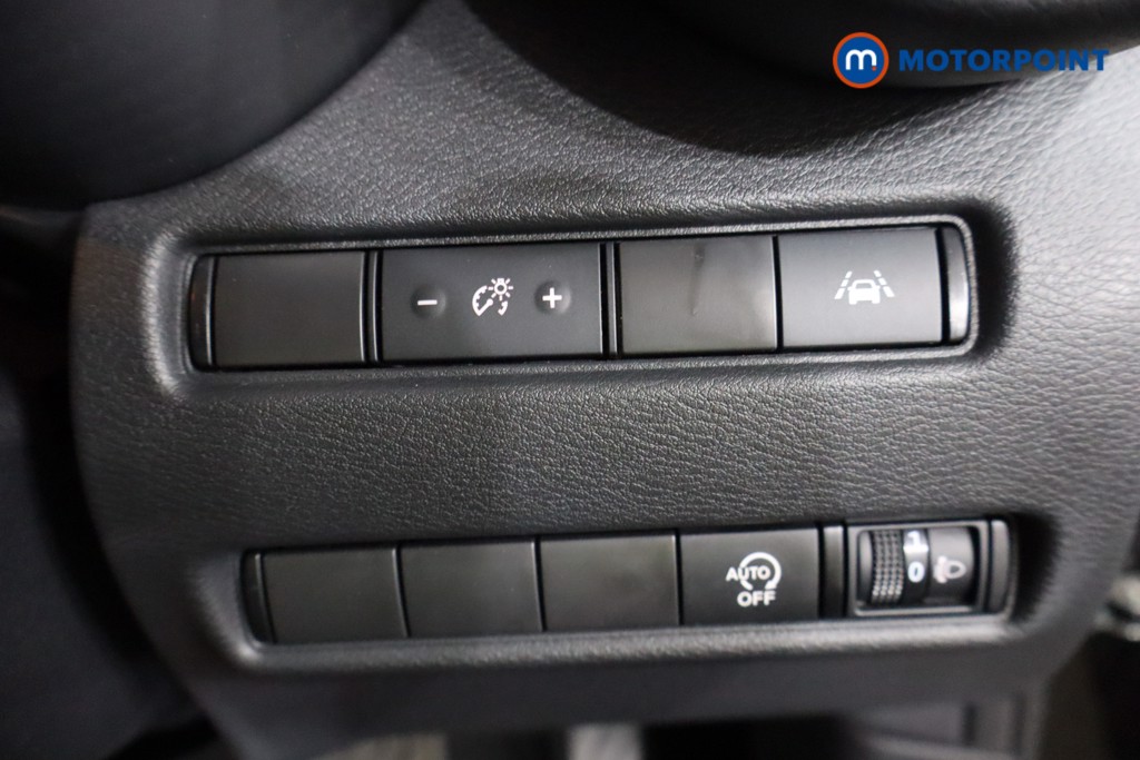 Nissan Juke N-Connecta Automatic Petrol SUV - Stock Number (1564954) - 17th supplementary image