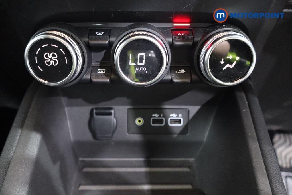 Renault Clio Evolution Manual Petrol Hatchback - Stock Number (1564997) - 3rd supplementary image