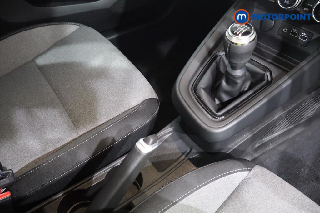 Renault Clio Evolution Manual Petrol Hatchback - Stock Number (1564997) - 4th supplementary image