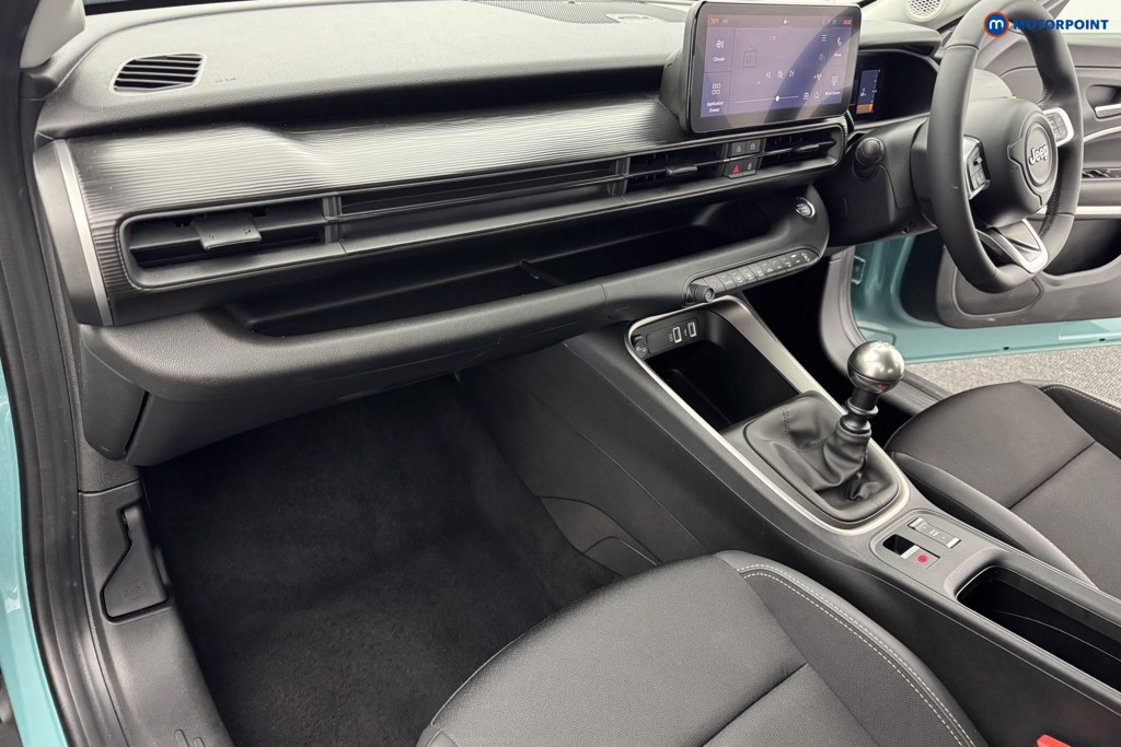 Jeep Avenger Altitude Manual Petrol SUV - Stock Number (1565129) - 8th supplementary image