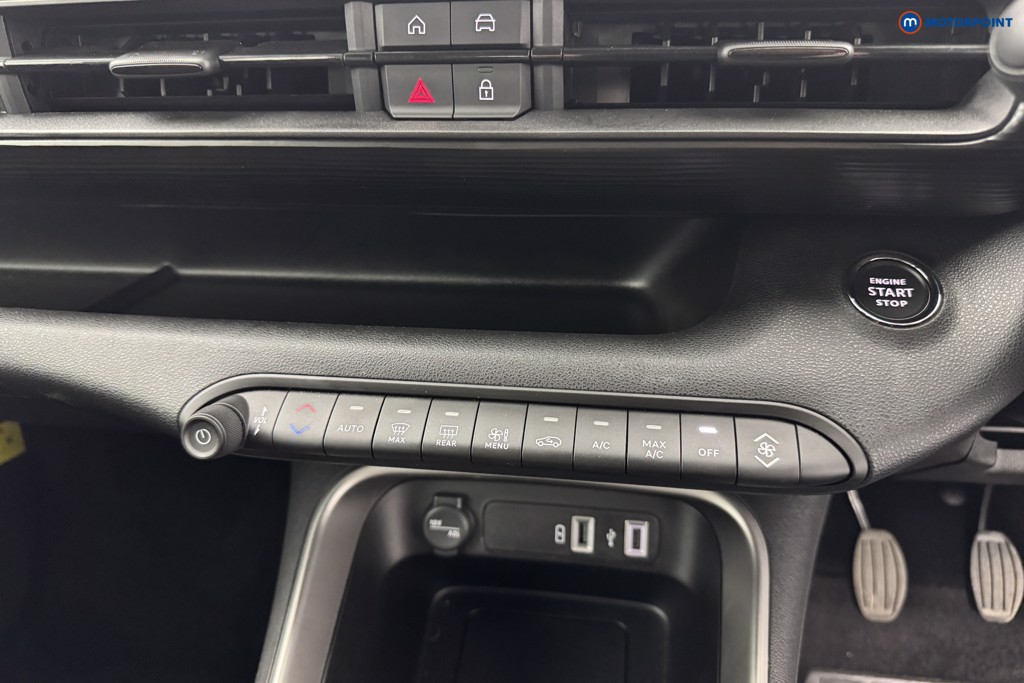 Jeep Avenger Altitude Manual Petrol SUV - Stock Number (1565129) - 18th supplementary image