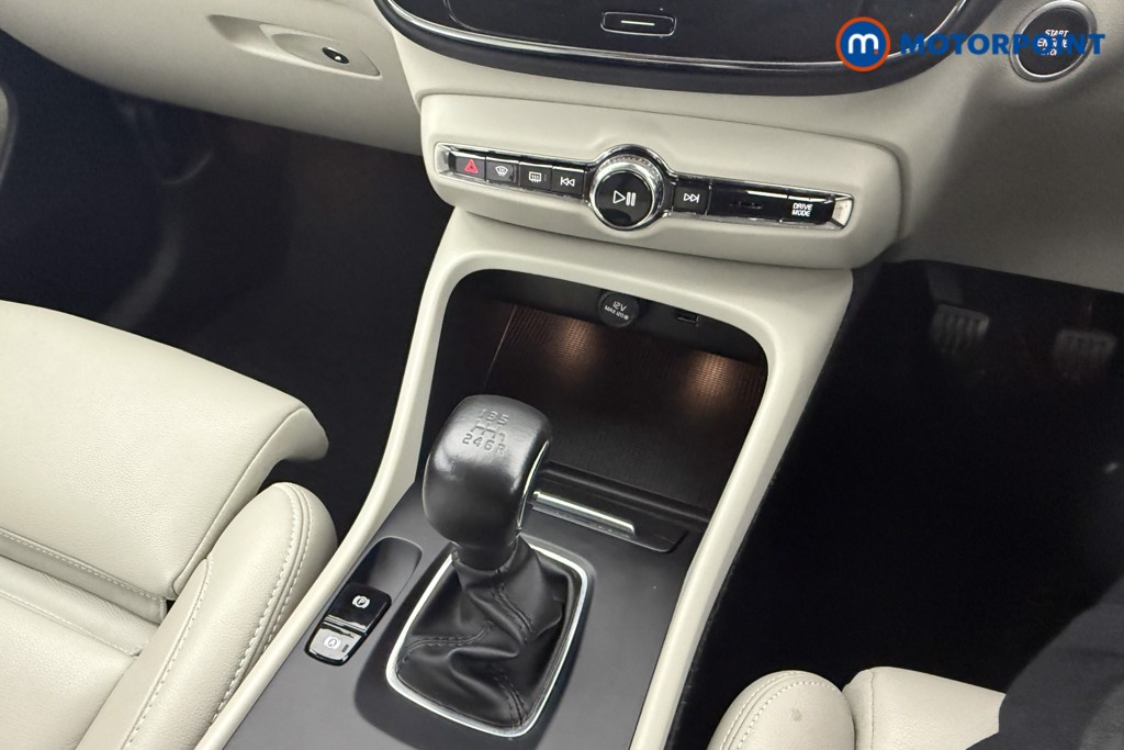 Volvo Xc40 Inscription Pro Manual Petrol SUV - Stock Number (1565493) - 4th supplementary image