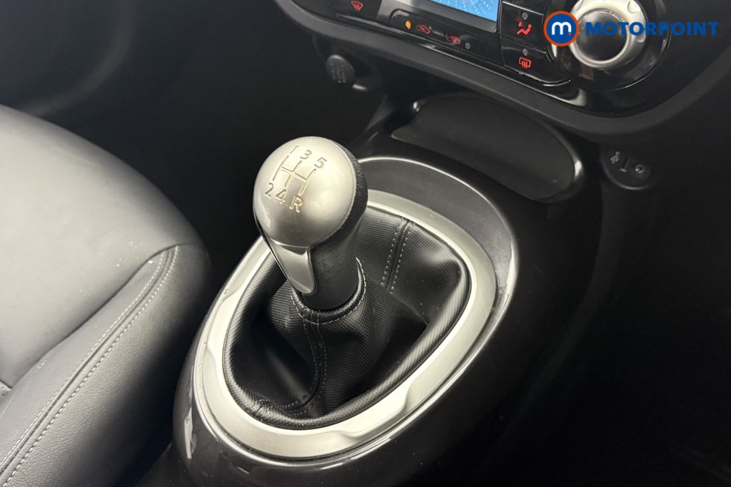 Nissan Juke Tekna Manual Petrol SUV - Stock Number (1565889) - 5th supplementary image