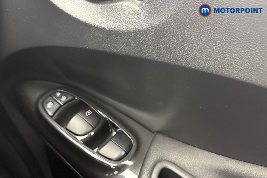 Nissan Juke Tekna Manual Petrol SUV - Stock Number (1565889) - 11th supplementary image