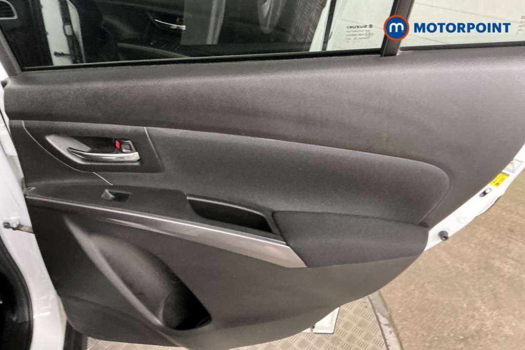 Suzuki S-Cross Motion Manual Petrol-Electric Hybrid SUV - Stock Number (1565975) - 17th supplementary image