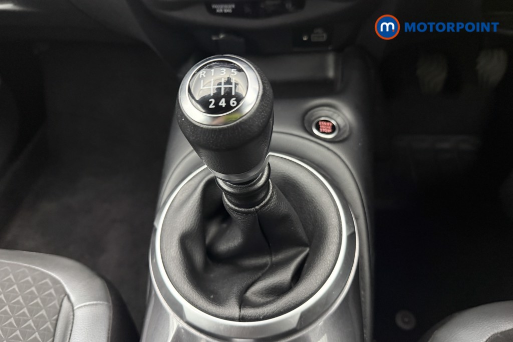 Nissan Juke N-Connecta Manual Petrol SUV - Stock Number (1566124) - 7th supplementary image