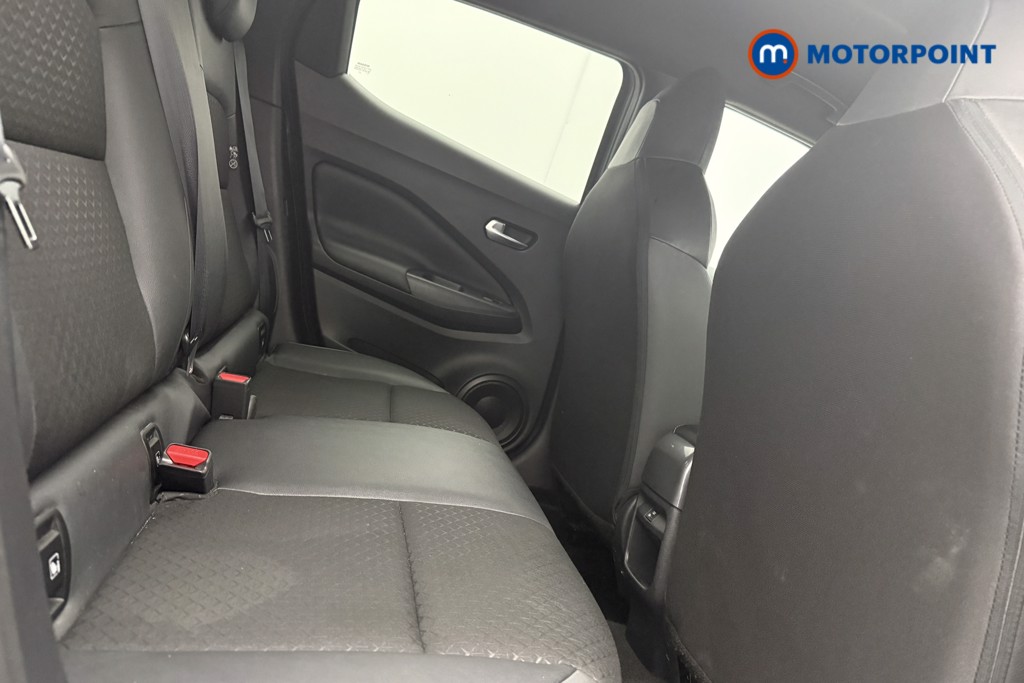 Nissan Juke N-Connecta Manual Petrol SUV - Stock Number (1566124) - 9th supplementary image