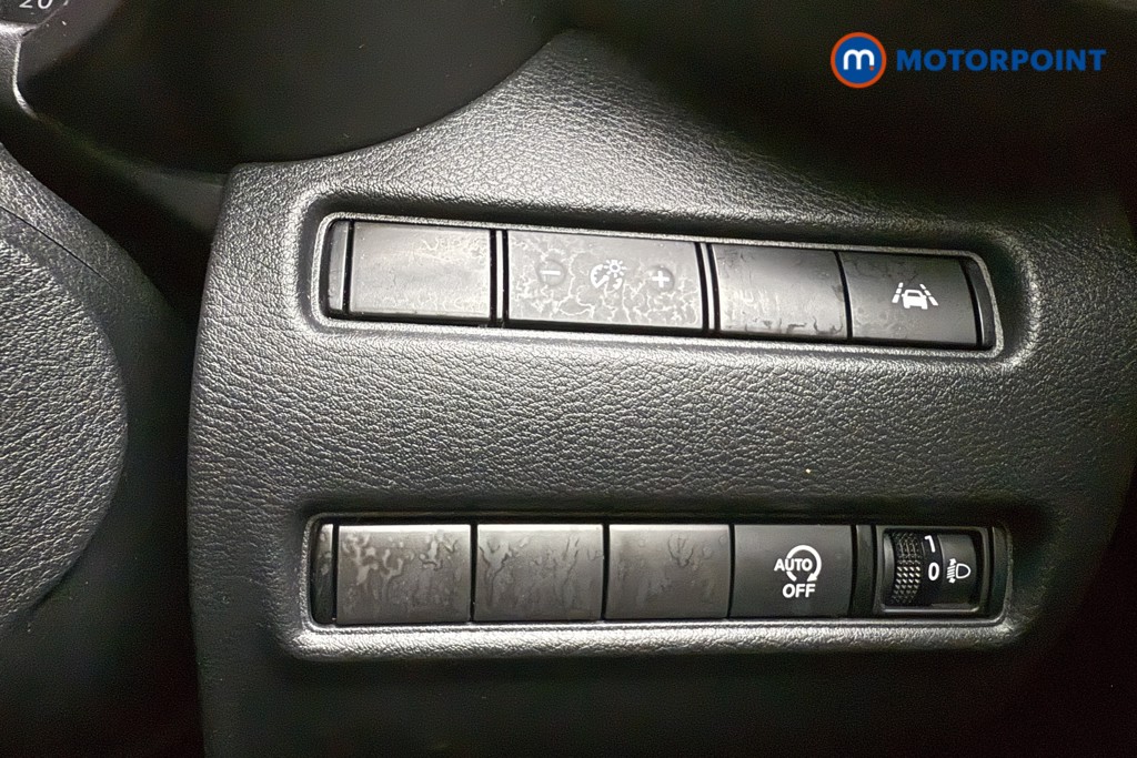 Nissan Juke N-Connecta Manual Petrol SUV - Stock Number (1566124) - 17th supplementary image