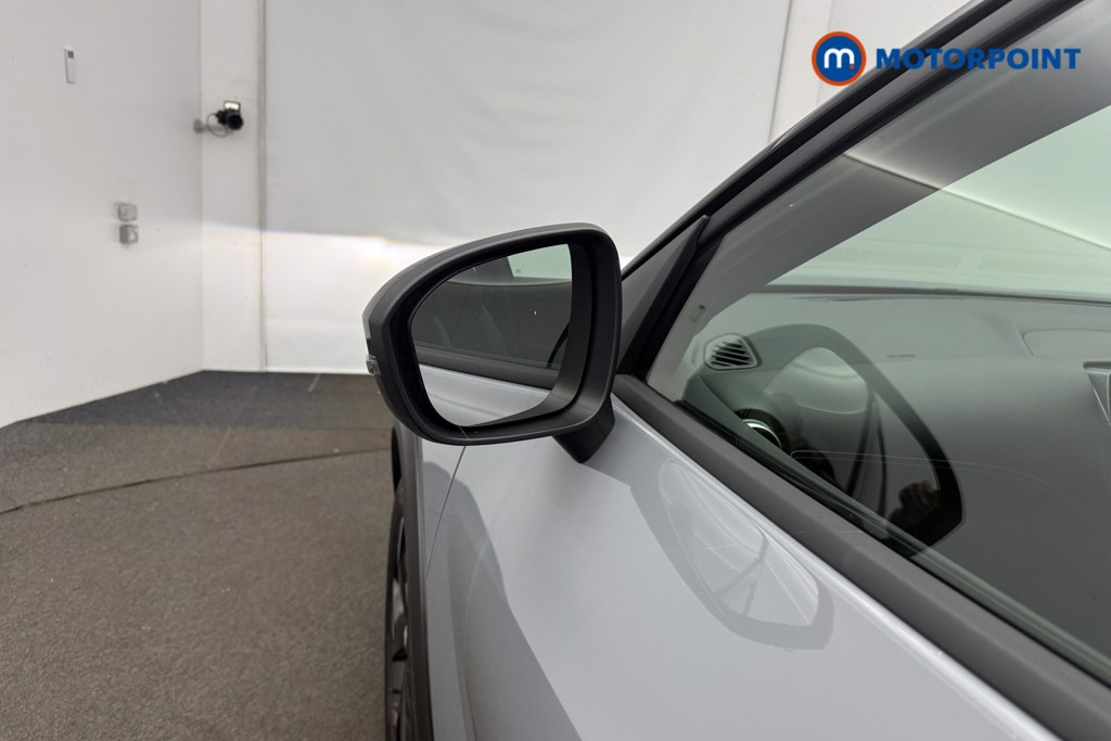 Nissan Juke N-Connecta Manual Petrol SUV - Stock Number (1566124) - 30th supplementary image