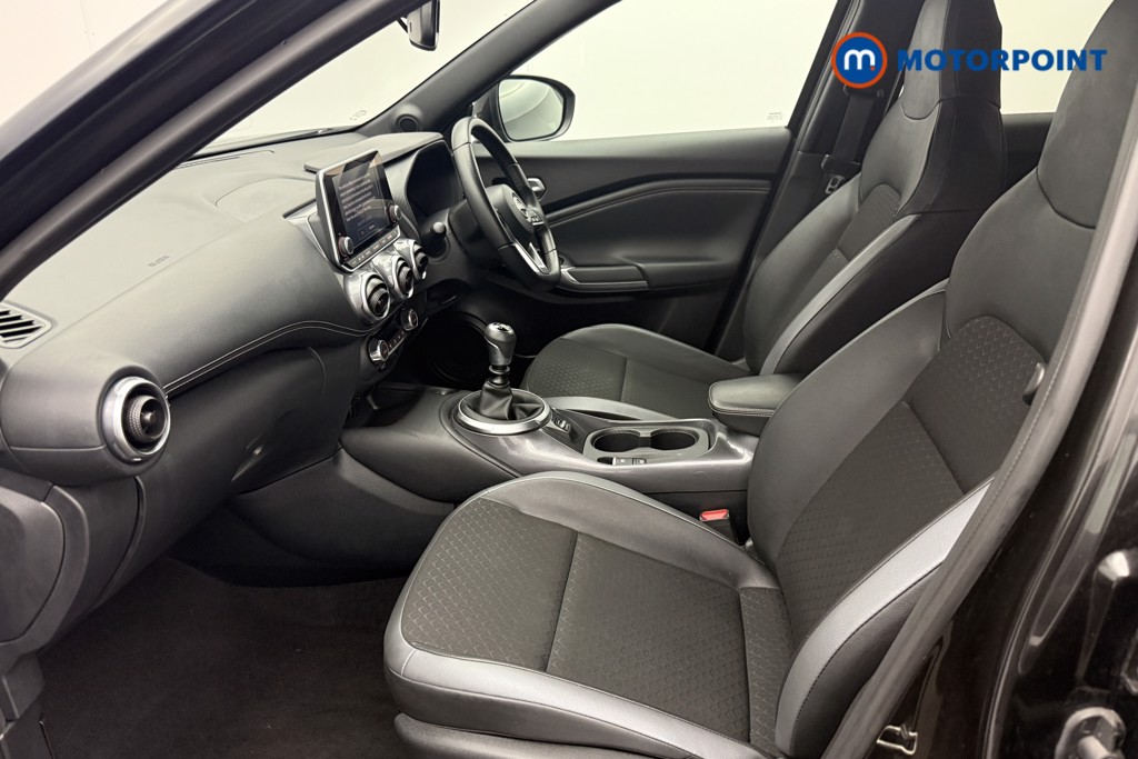 Nissan Juke N-Connecta Manual Petrol SUV - Stock Number (1566151) - 1st supplementary image