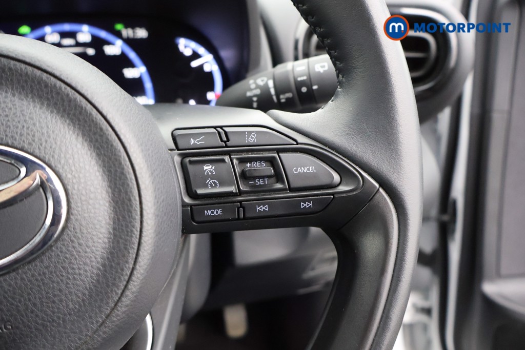 Toyota Yaris Cross Design Automatic Petrol-Electric Hybrid Estate - Stock Number (1567071) - 3rd supplementary image