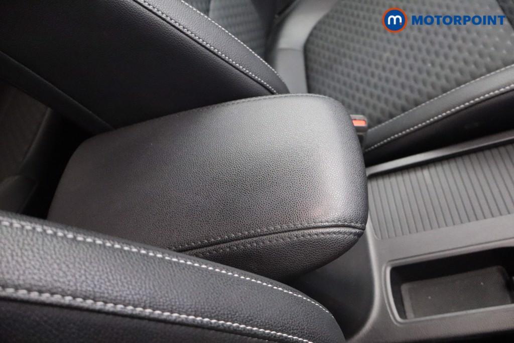 Ford Focus Titanium X Edition Manual Petrol-Electric Hybrid Hatchback - Stock Number (1567132) - 7th supplementary image
