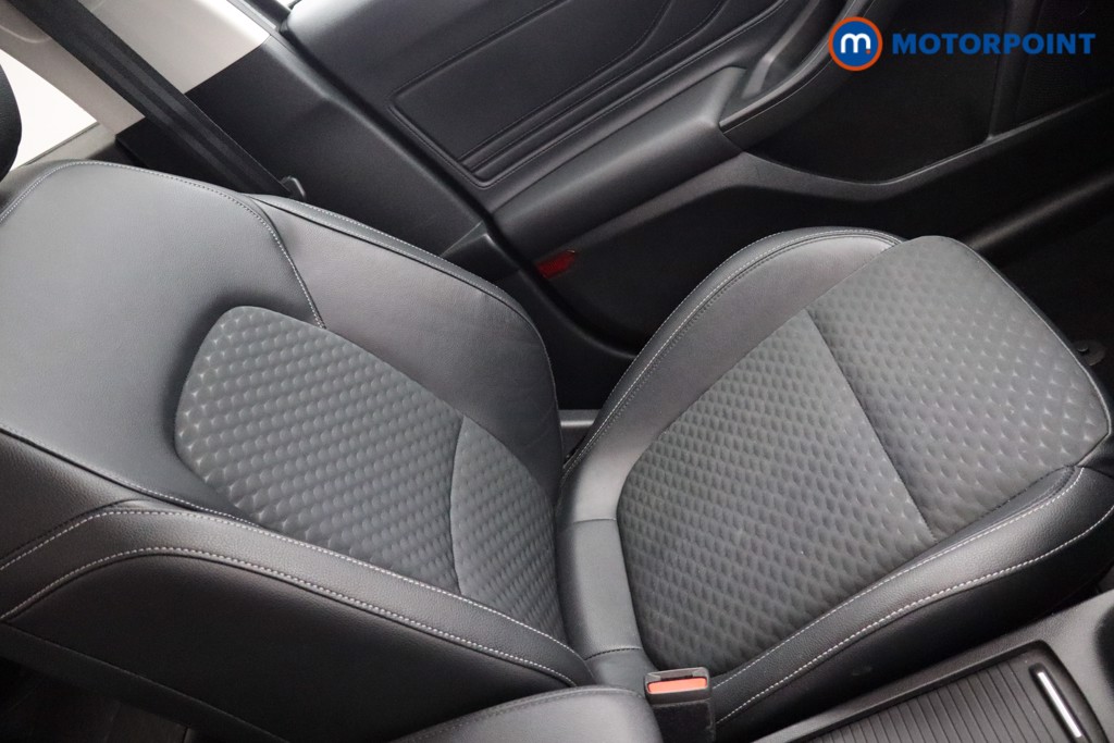 Ford Focus Titanium X Edition Manual Petrol-Electric Hybrid Hatchback - Stock Number (1567132) - 17th supplementary image
