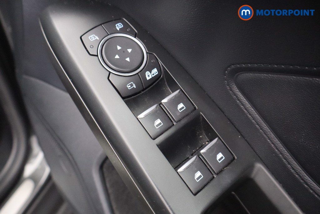Ford Focus Titanium X Edition Manual Petrol-Electric Hybrid Hatchback - Stock Number (1567132) - 18th supplementary image