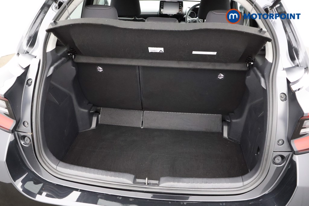 Toyota Yaris Design Automatic Petrol-Electric Hybrid Hatchback - Stock Number (1567390) - 13th supplementary image