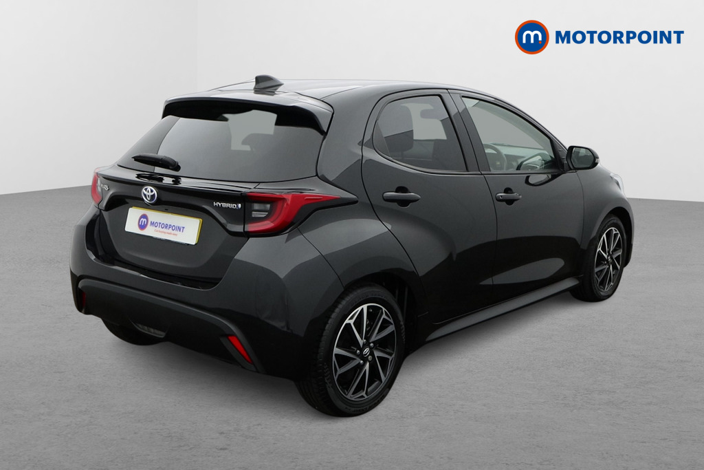 Toyota Yaris Design Automatic Petrol-Electric Hybrid Hatchback - Stock Number (1567390) - Drivers side rear corner
