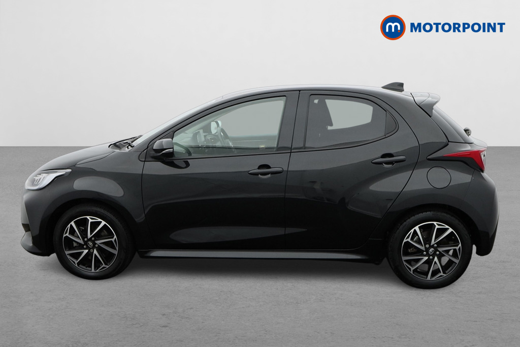 Toyota Yaris Design Automatic Petrol-Electric Hybrid Hatchback - Stock Number (1567390) - Passenger side