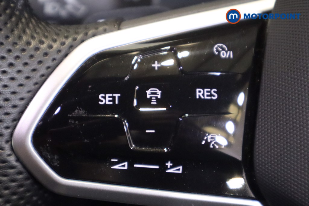 Volkswagen Tiguan R-Line Automatic Petrol SUV - Stock Number (1567420) - 17th supplementary image