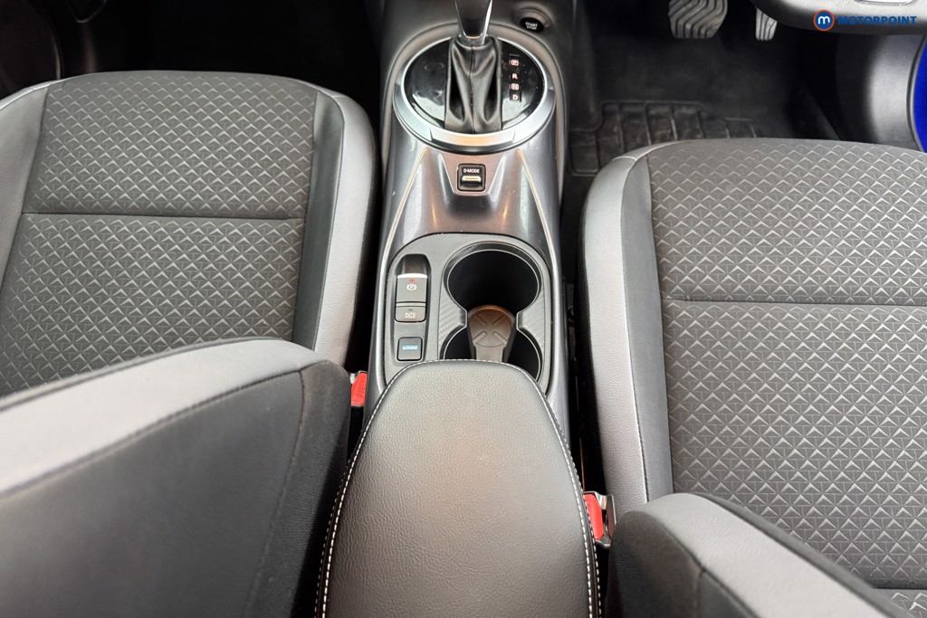 Nissan Juke N-Connecta Automatic Petrol-Electric Hybrid SUV - Stock Number (1569305) - 10th supplementary image
