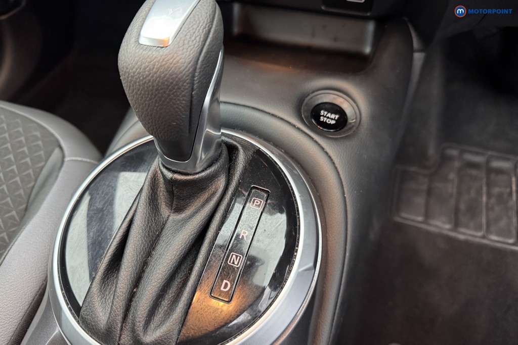 Nissan Juke N-Connecta Automatic Petrol-Electric Hybrid SUV - Stock Number (1569305) - 15th supplementary image