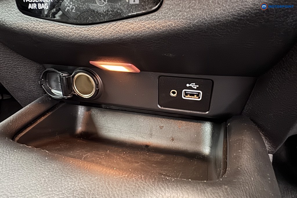 Nissan Juke N-Connecta Automatic Petrol-Electric Hybrid SUV - Stock Number (1569305) - 16th supplementary image