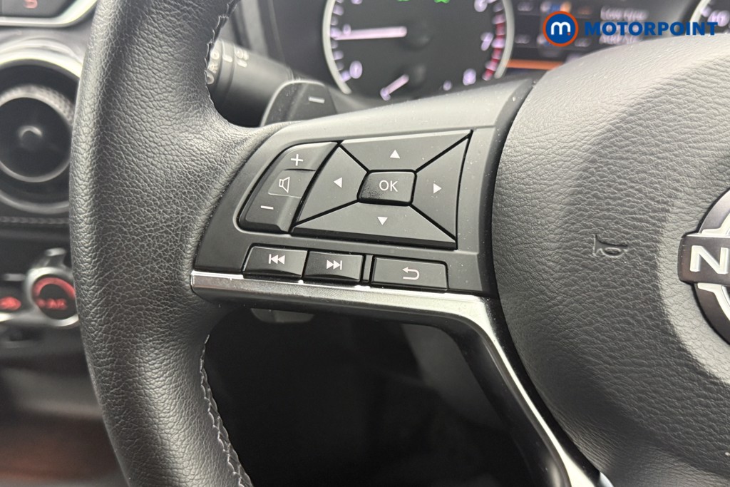 Nissan Juke N-Connecta Automatic Petrol SUV - Stock Number (1569814) - 9th supplementary image