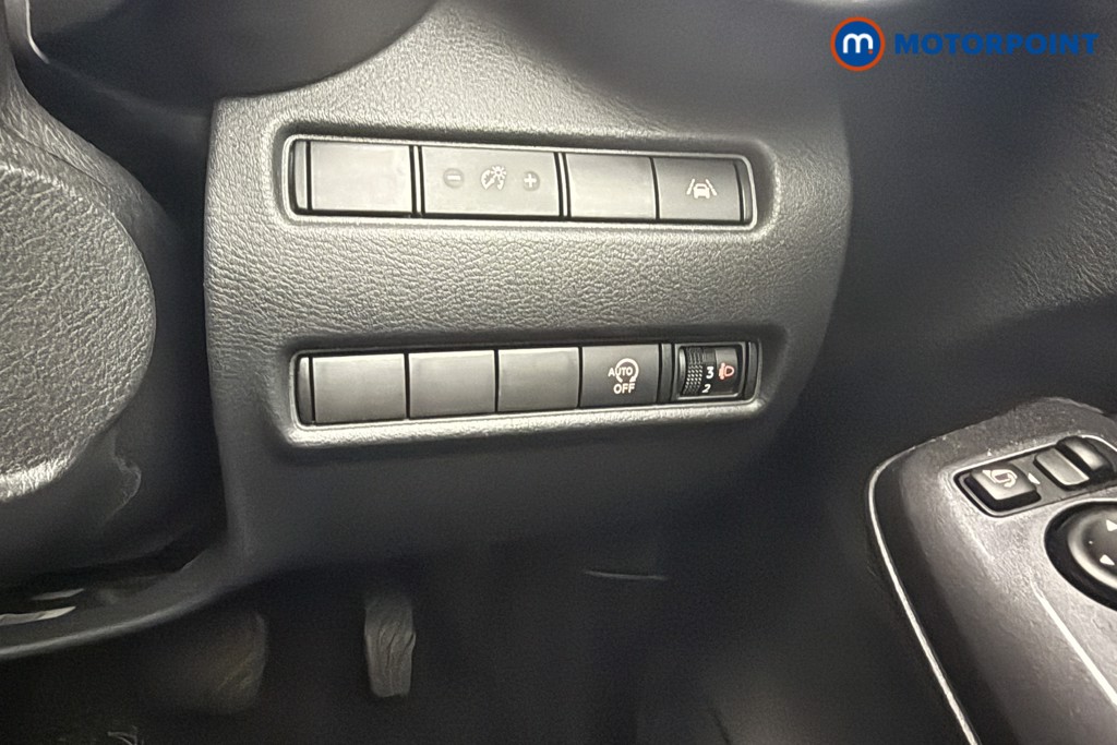 Nissan Juke N-Connecta Automatic Petrol SUV - Stock Number (1569814) - 11th supplementary image