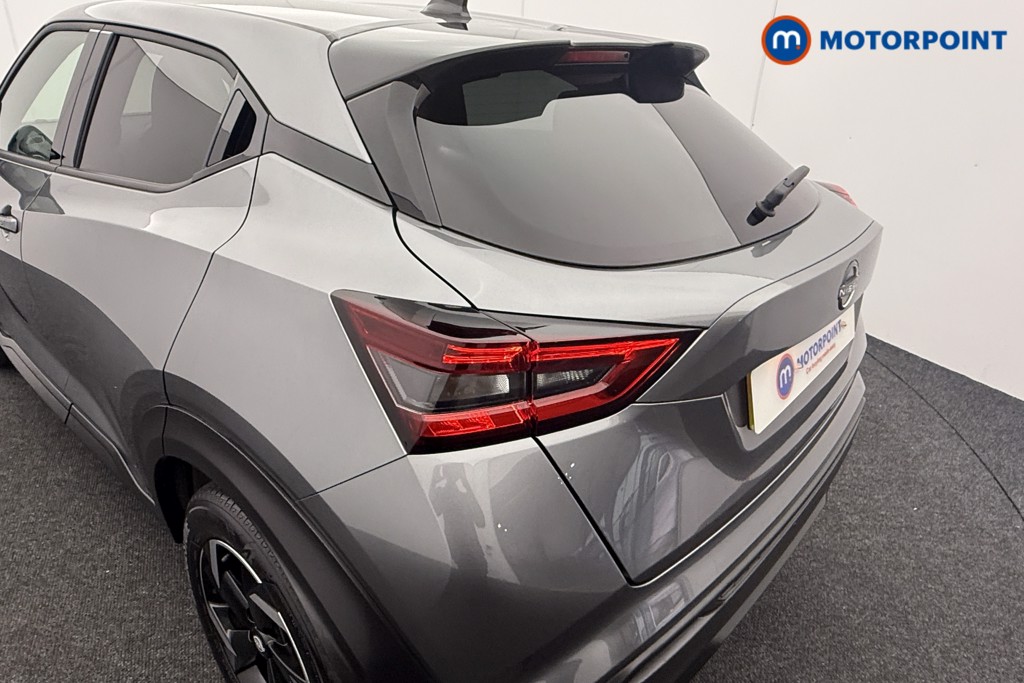 Nissan Juke N-Connecta Automatic Petrol SUV - Stock Number (1569814) - 20th supplementary image