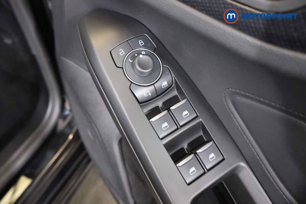 Ford Focus St-Line Edition Manual Petrol-Electric Hybrid Hatchback - Stock Number (1570245) - 19th supplementary image