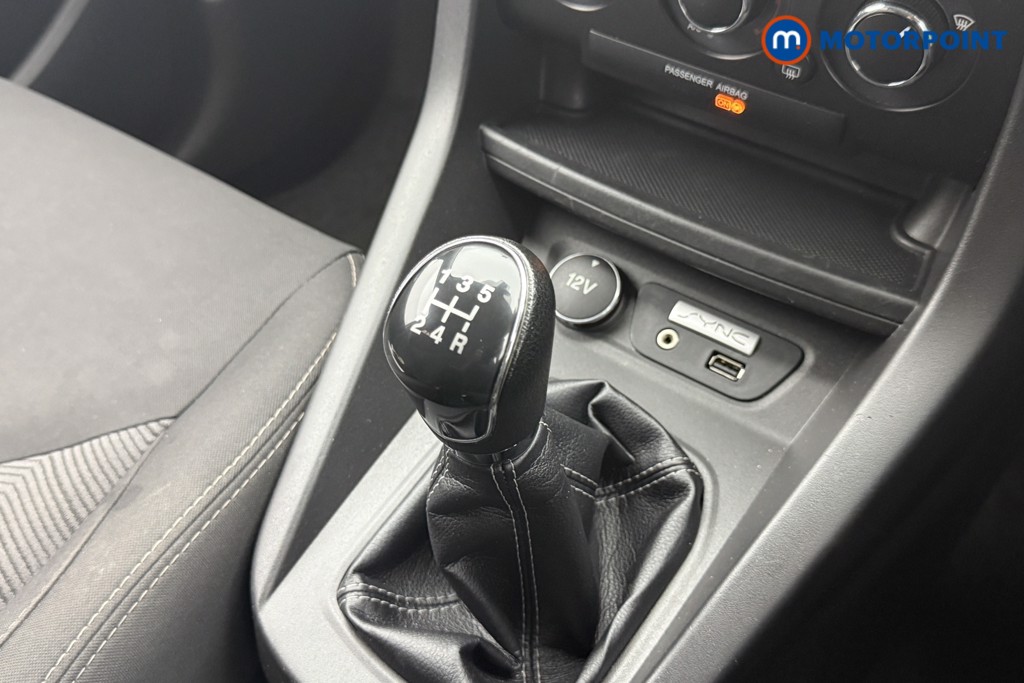 Ford Ka-Plus Zetec Manual Petrol Hatchback - Stock Number (1570339) - 5th supplementary image