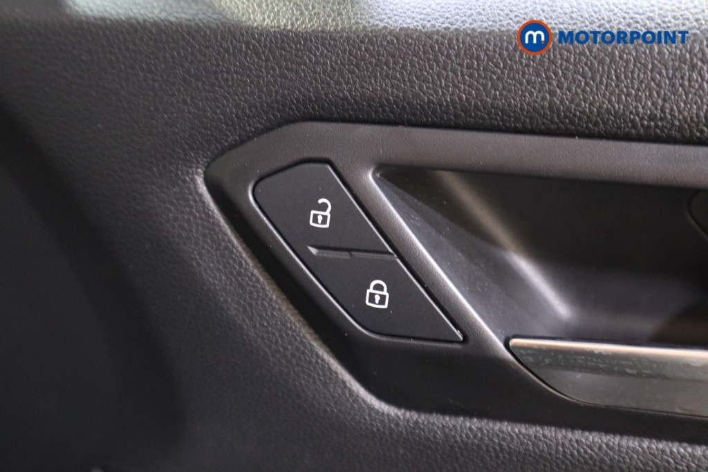 Volkswagen T-Roc R-Line Automatic Petrol SUV - Stock Number (1570362) - 11th supplementary image