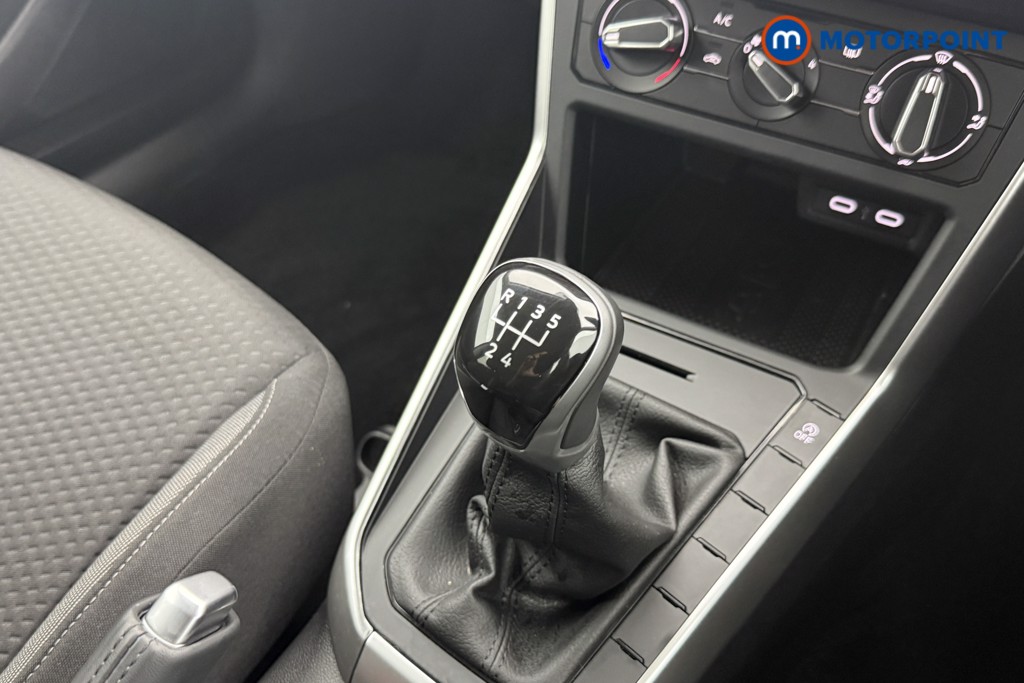 Volkswagen Polo Match Manual Petrol Hatchback - Stock Number (1570387) - 5th supplementary image
