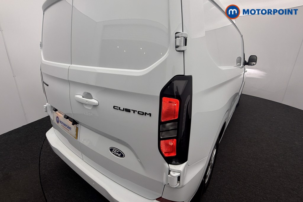 Ford Transit Custom Limited Manual Diesel Panel Van - Stock Number (1570715) - 23rd supplementary image