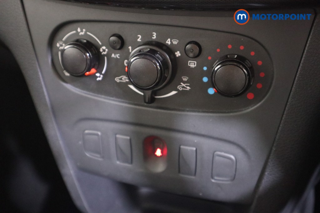 Dacia Sandero Stepway Essential Manual Petrol Hatchback - Stock Number (1571520) - 5th supplementary image
