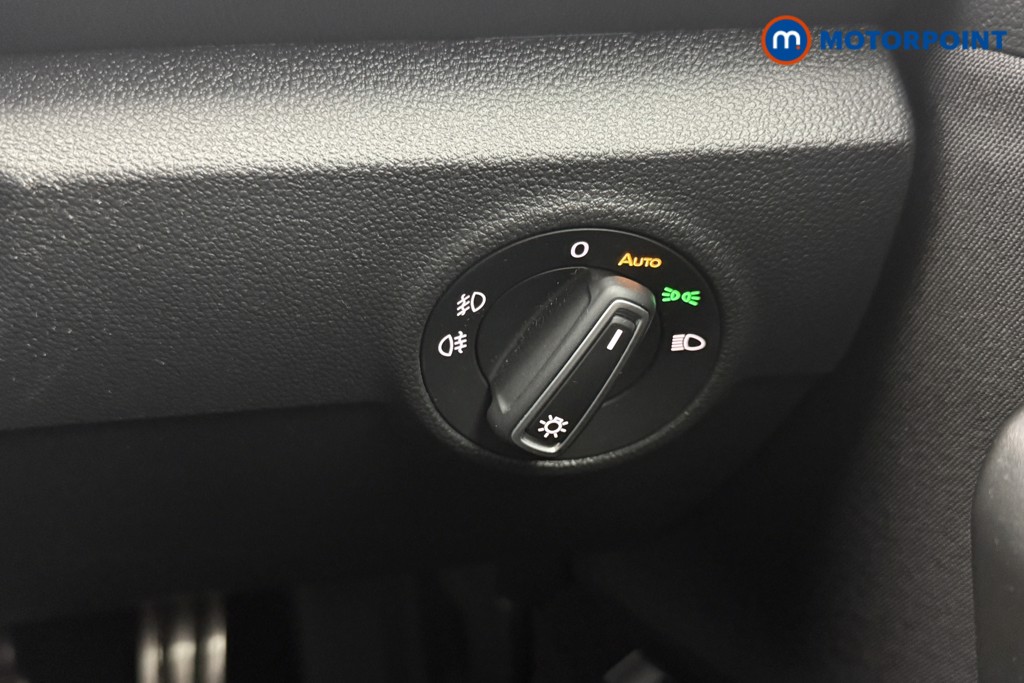 Volkswagen T-Roc Active Manual Petrol SUV - Stock Number (1571528) - 11th supplementary image