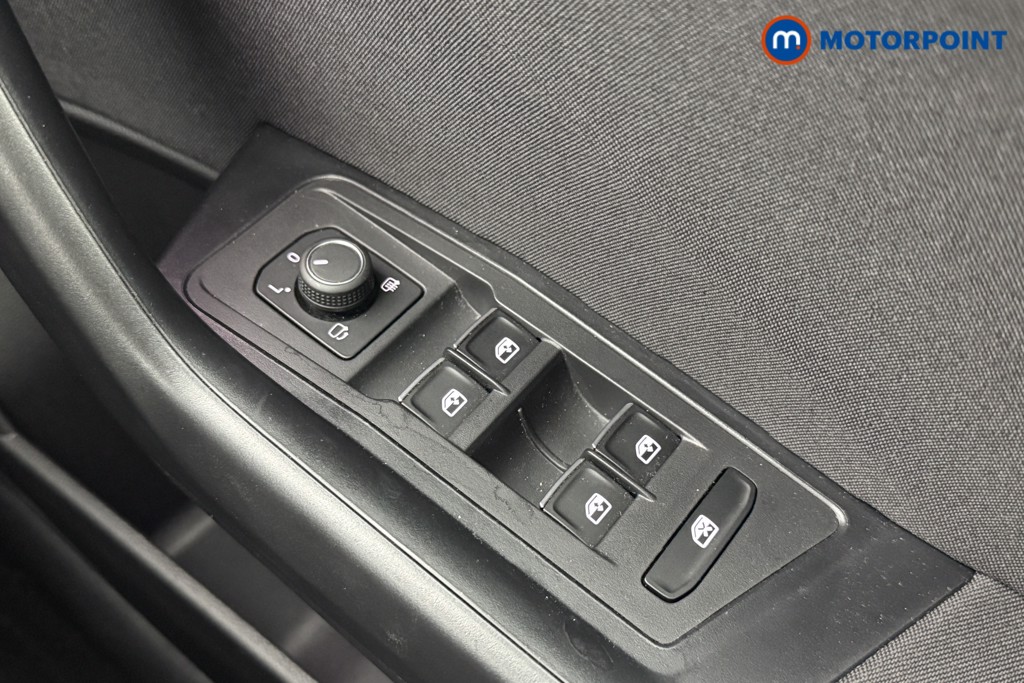 Volkswagen T-Roc Active Manual Petrol SUV - Stock Number (1571528) - 12th supplementary image