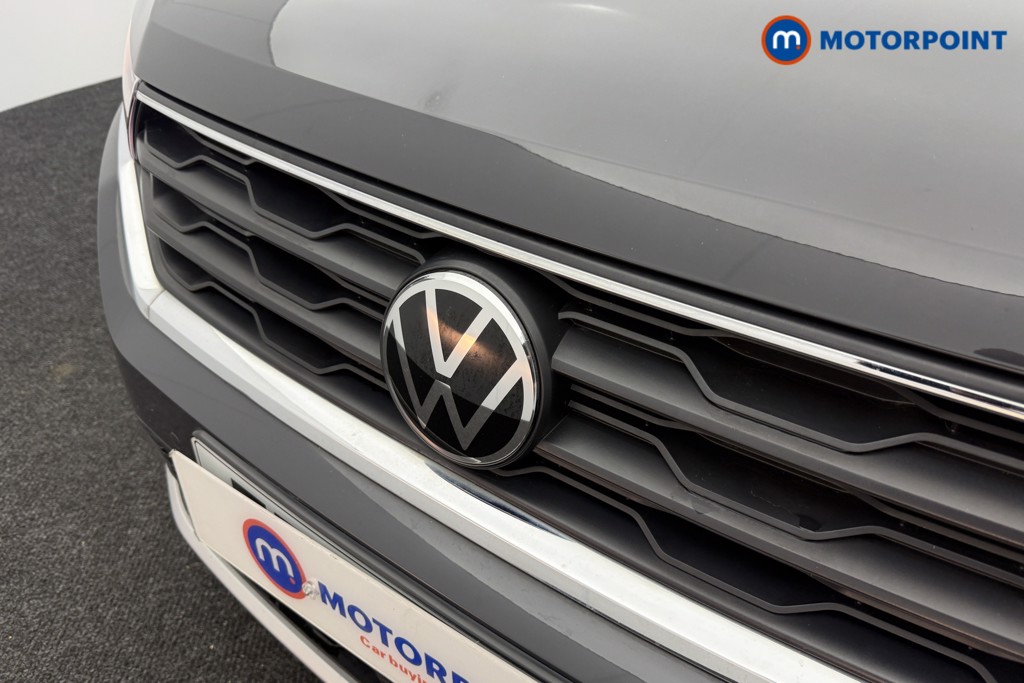 Volkswagen T-Roc Active Manual Petrol SUV - Stock Number (1571528) - 17th supplementary image